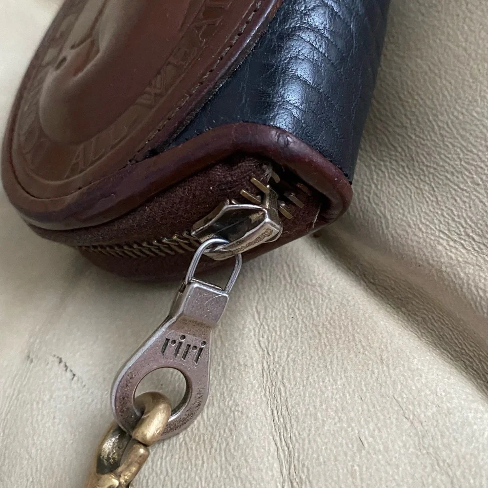 Vintage Dooney & Bourke Big Duck Circle Zip Coin Wallet AWL Leather - Picture 7 of 13